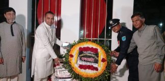 ঘাটাইল কেন্দ্রীয় শহীদ মিনার এ ভাষাশহীদদের প্রতি সর্বস্তরের মানুষের শ্রদ্ধা